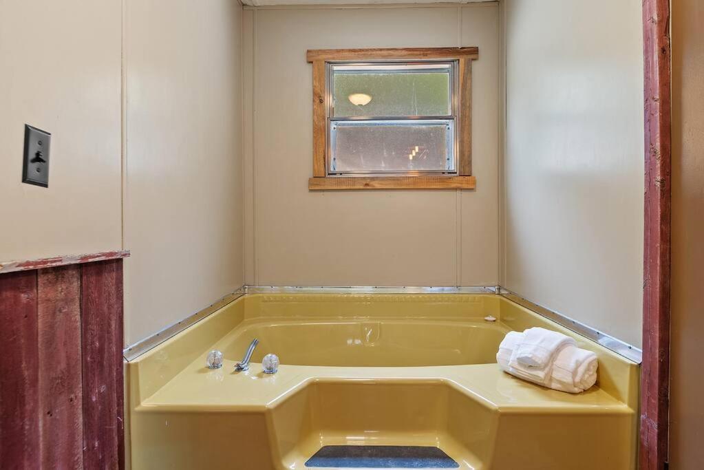 Blue Pine Retreat Villa Lead Bagian luar foto